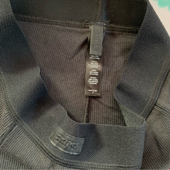 SKIMS Cotton Rib Boxer - Picture 3 of 6